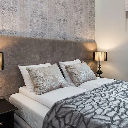 W Centrum Krakowa Arianska 4 * קרקוב